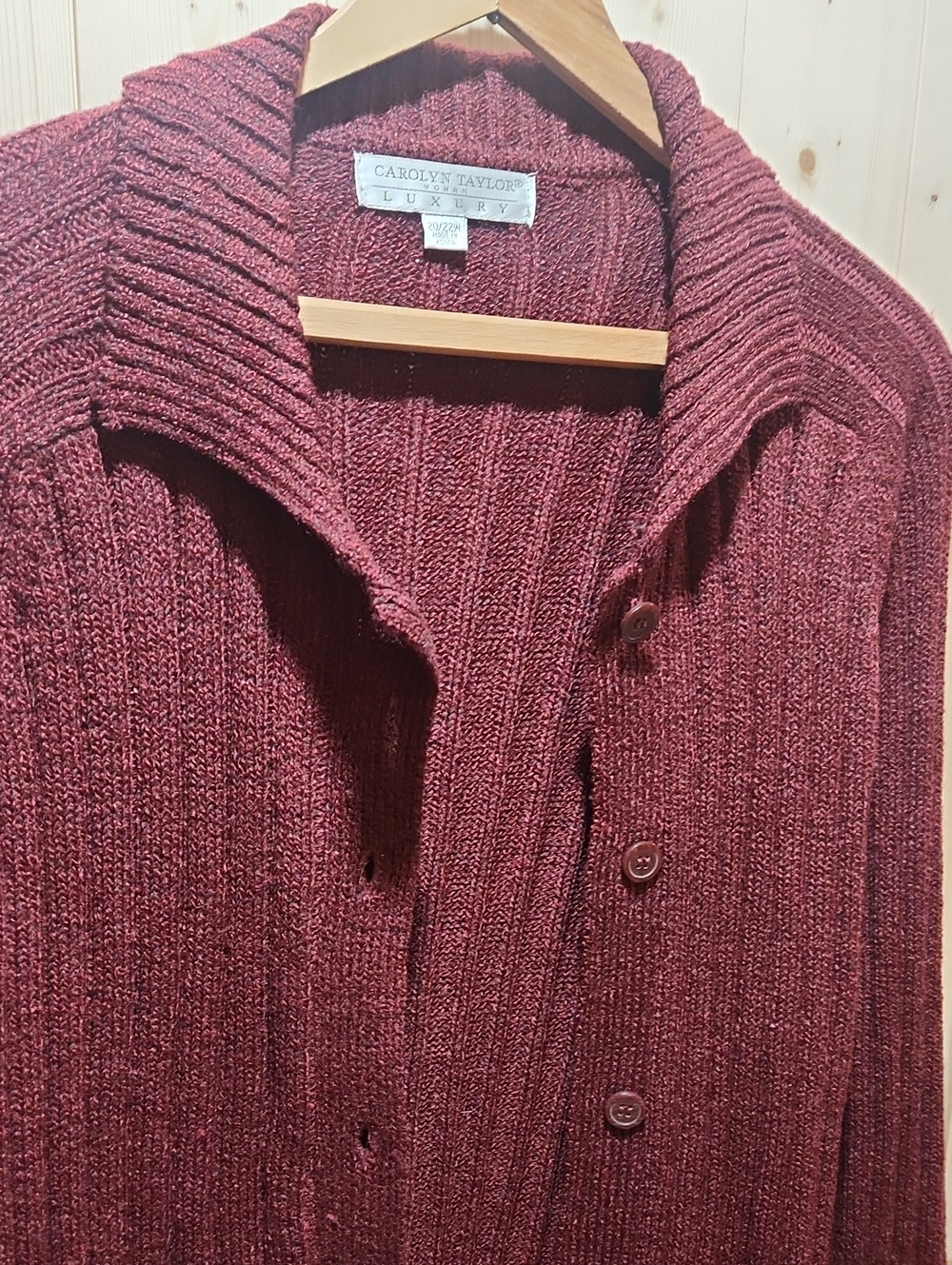 Carolyn Taylor Luxury  Women Ribbed Button Cardigan in Burgundy With Belt